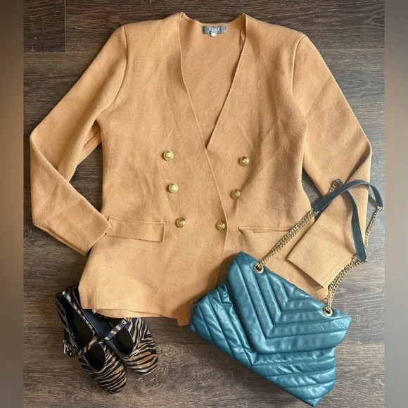 Chic Tan Double-Breasted Women's Sweater Blazer - Picture 1 of 5